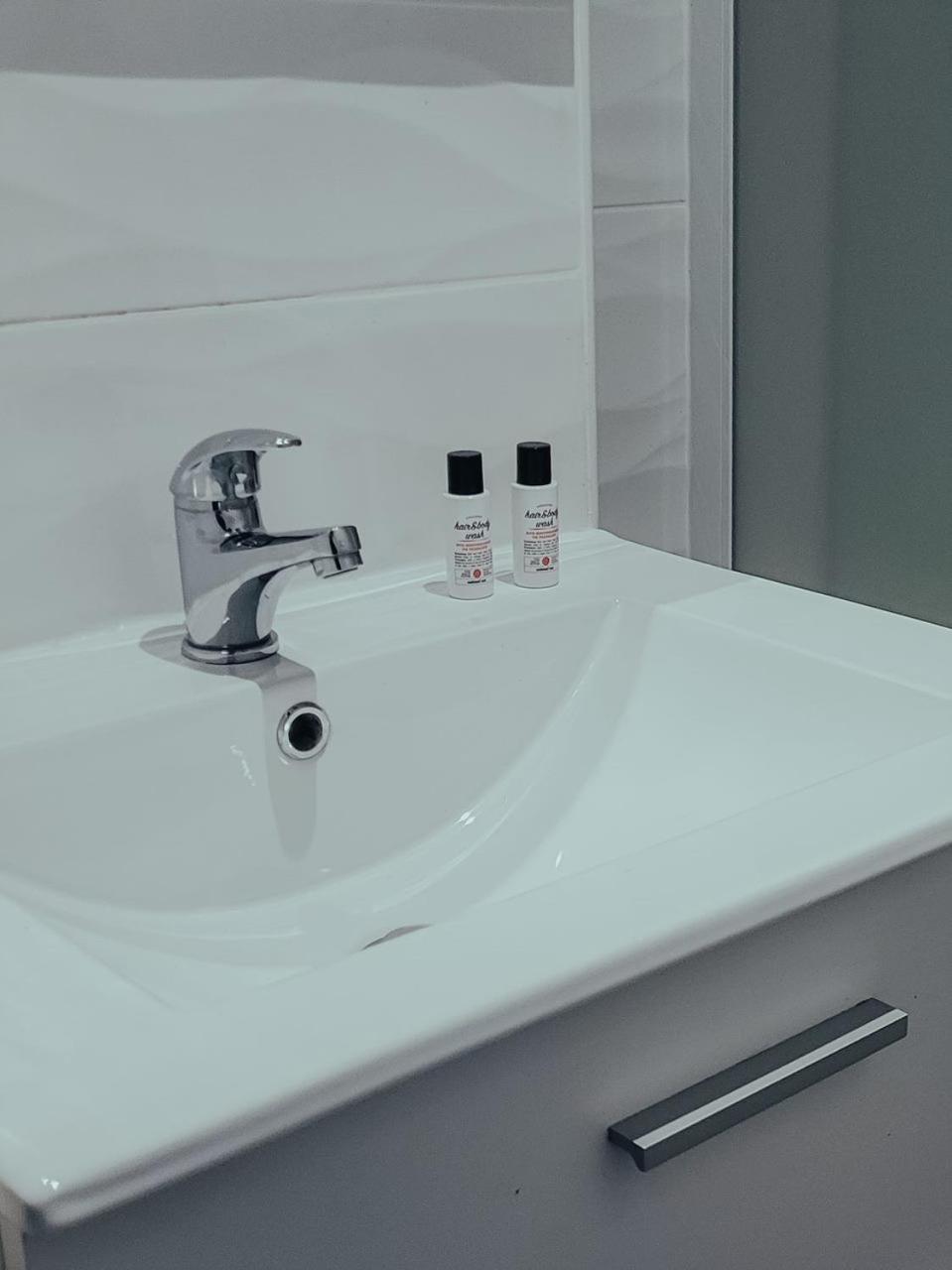 Suite Onega Лион Экстерьер фото